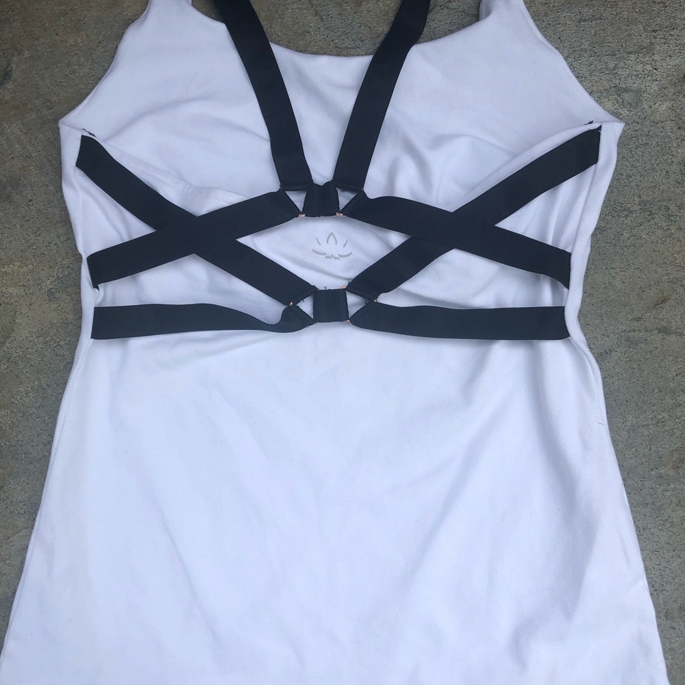Beyond Yoga white tank top with strappy back!